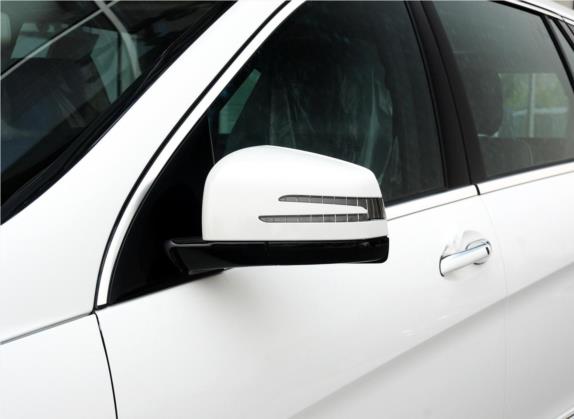 奔驰R级 2014款 R 400 4MATIC 豪华型 外观细节类   外后视镜