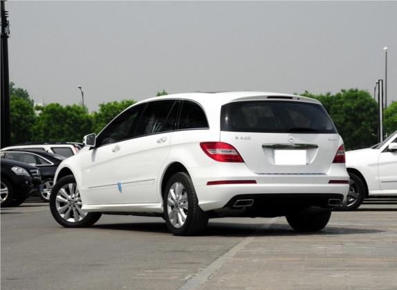 奔驰R级 2014款 R 400 4MATIC 豪华型 外观   斜后