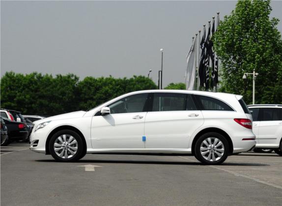 奔驰R级 2014款 R 400 4MATIC 豪华型 外观   正侧