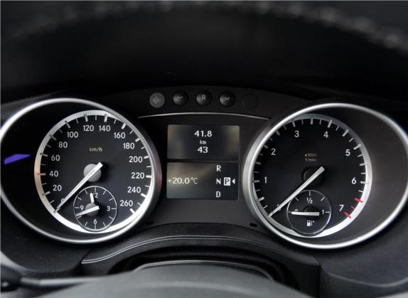 奔驰R级 2014款 R 400 4MATIC 豪华型 中控类   仪表盘