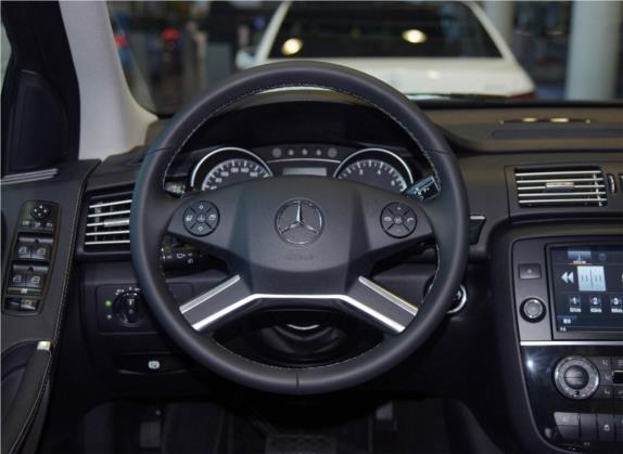 奔驰R级 2015款 R 320 4MATIC 豪华型 中控类   驾驶位