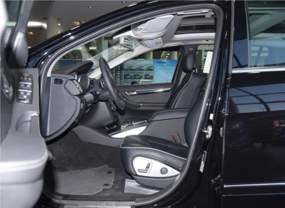 奔驰R级 2015款 R 320 4MATIC 豪华型 车厢座椅   前排空间