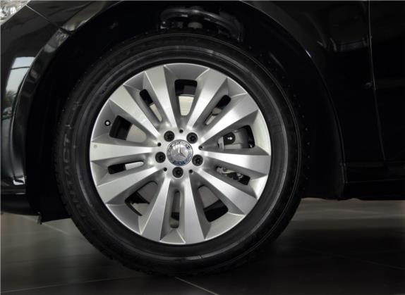 奔驰R级 2015款 R 400 4MATIC 豪华型 其他细节类   前轮