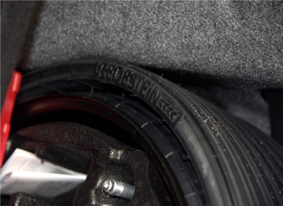 奔驰R级 2015款 R 400 4MATIC 豪华型 其他细节类   备胎