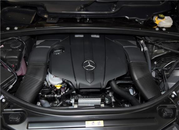 奔驰R级 2015款 R 400 4MATIC 豪华型 其他细节类   发动机舱