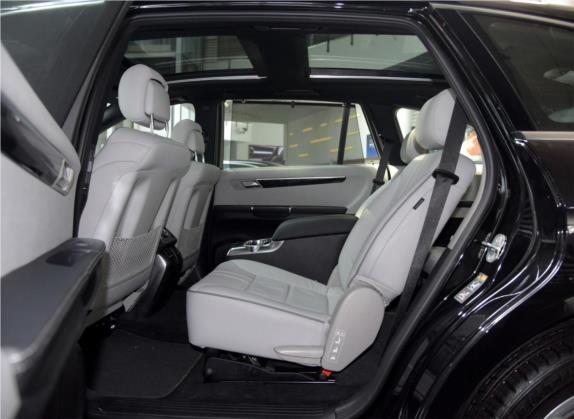 奔驰R级 2015款 R 400 4MATIC 豪华型 车厢座椅   后排空间