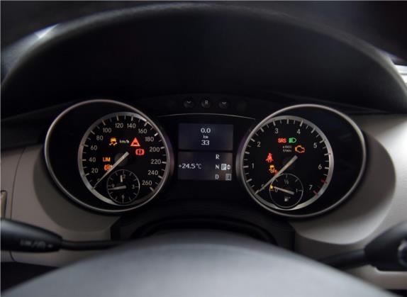 奔驰R级 2015款 R 400 4MATIC 豪华型 中控类   仪表盘