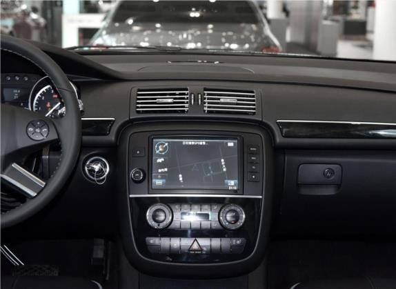 奔驰R级 2017款 R 320 4MATIC 商务型臻藏版 中控类   中控台