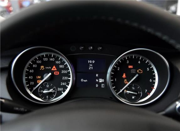 奔驰R级 2017款 R 320 4MATIC 商务型臻藏版 中控类   仪表盘