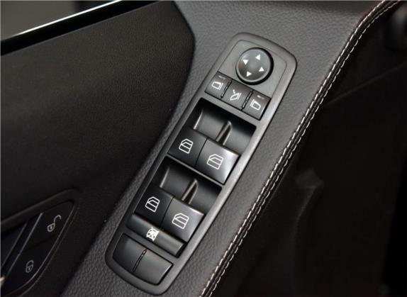 奔驰R级 2017款 R 320 4MATIC 商务型臻藏版 车厢座椅   门窗控制