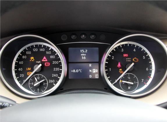 奔驰R级 2017款 R 400 4MATIC 臻藏版 中控类   仪表盘