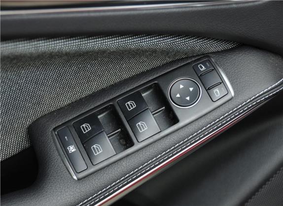 奔驰A级(进口) 2013款 A 180 时尚型 车厢座椅   门窗控制