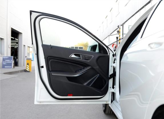 奔驰A级(进口) 2015款 A 200 时尚型 车厢座椅   前门板