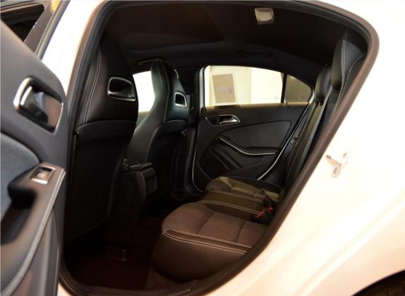 奔驰A级(进口) 2015款 A 180 标准型 车厢座椅   后排空间