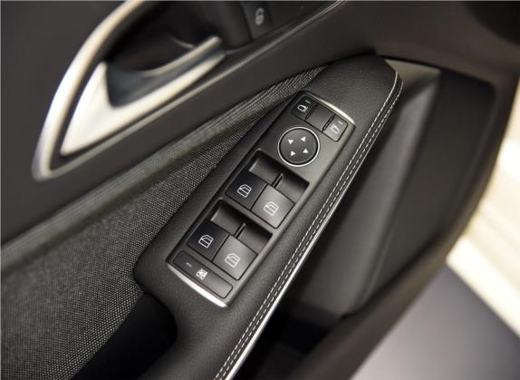奔驰A级(进口) 2016款 A 180 车厢座椅   门窗控制