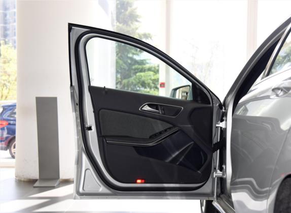奔驰A级(进口) 2016款 A 200 动感型 车厢座椅   前门板