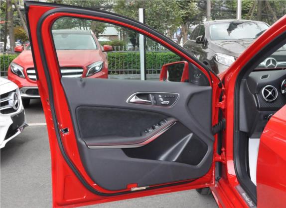 奔驰A级(进口) 2017款 A 200 运动型 车厢座椅   前门板