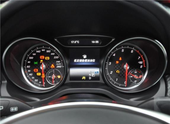 奔驰A级(进口) 2017款 A 200 运动型 中控类   仪表盘