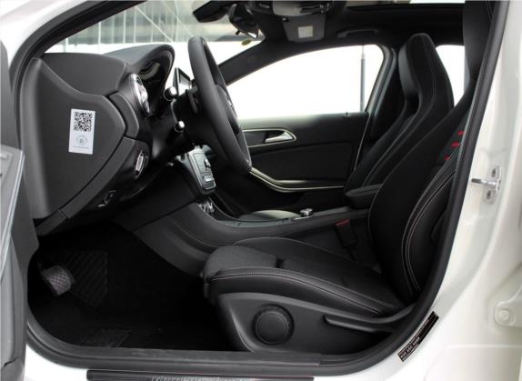 奔驰A级(进口) 2017款 改款 A 180 车厢座椅   前排空间