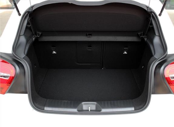 奔驰A级(进口) 2017款 改款 A 180 车厢座椅   后备厢