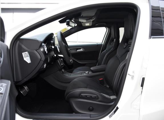 奔驰A级(进口) 2017款 A 200 极地限量版 车厢座椅   前排空间