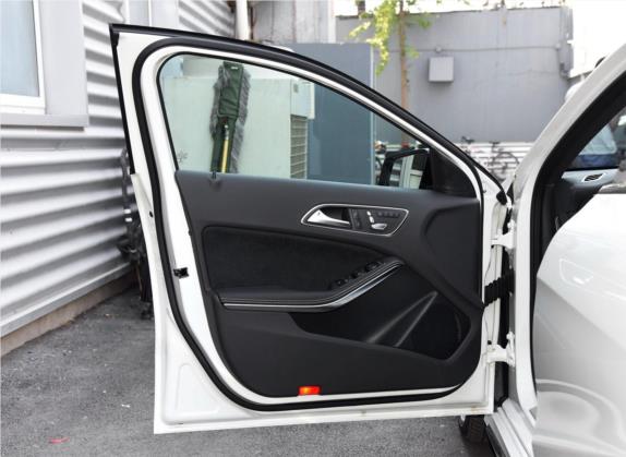 奔驰A级(进口) 2017款 A 200 极地限量版 车厢座椅   前门板