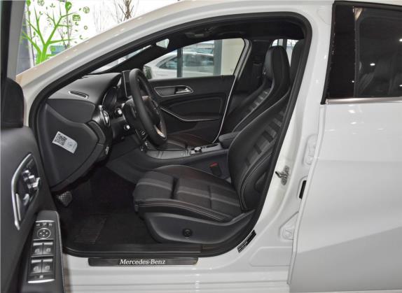 奔驰A级(进口) 2018款 A 200 时尚型 车厢座椅   前排空间