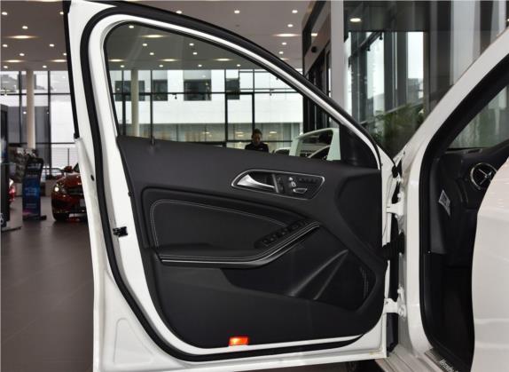 奔驰A级(进口) 2018款 A 200 时尚型 车厢座椅   前门板