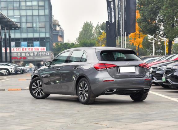 奔驰A级(进口) 2022款 A 200 动感型 外观   斜后
