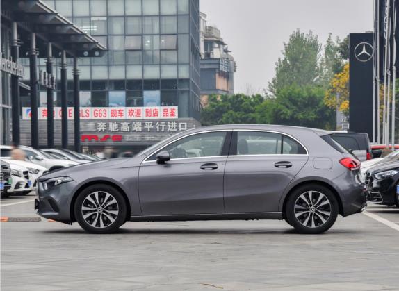 奔驰A级(进口) 2022款 A 200 动感型 外观   正侧
