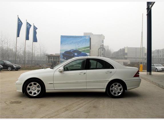 奔驰C级(进口) 2004款 C 200K 外观   正侧
