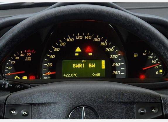 奔驰C级(进口) 2005款 C 200K Coupe 中控类   仪表盘