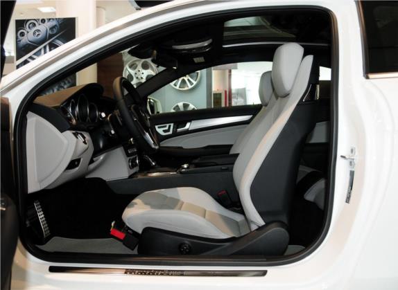 奔驰C级(进口) 2013款 C 180 轿跑版 车厢座椅   前排空间