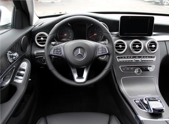 奔驰C级(进口) 2017款 C 200 4MATIC 旅行轿车 中控类   驾驶位