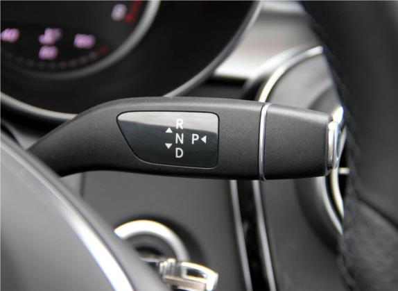 奔驰C级(进口) 2017款 C 200 4MATIC 旅行轿车 中控类   挡把