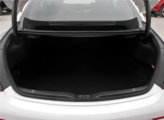 奔驰C级(进口) 2017款 C 200 4MATIC 轿跑版 车厢座椅   后备厢