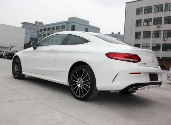奔驰C级(进口) 2017款 C 200 4MATIC 轿跑版 外观   斜后