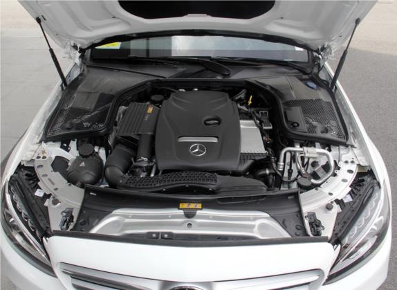 奔驰C级(进口) 2017款 改款 C 200 旅行轿车 其他细节类   发动机舱