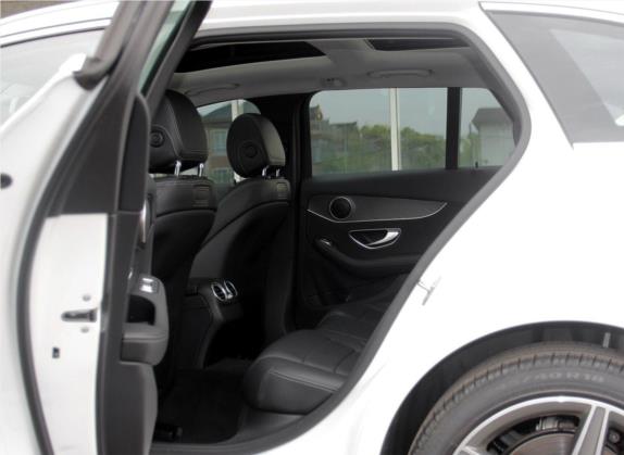 奔驰C级(进口) 2017款 改款 C 200 旅行轿车 车厢座椅   后排空间