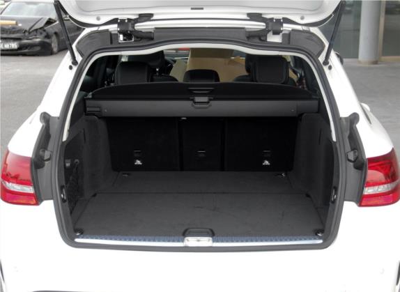 奔驰C级(进口) 2017款 改款 C 200 旅行轿车 车厢座椅   后备厢
