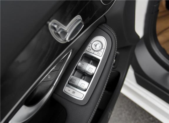 奔驰C级(进口) 2017款 改款 C 200 旅行轿车 车厢座椅   门窗控制