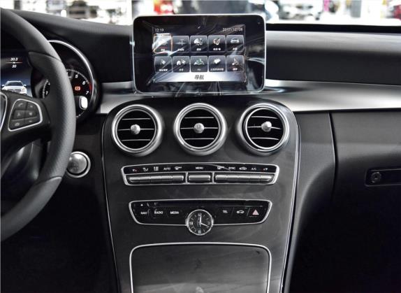 奔驰C级(进口) 2018款 C 200 4MATIC 旅行轿车 中控类   中控台
