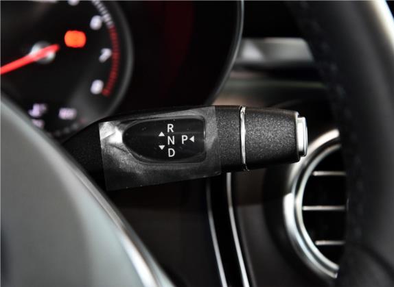 奔驰C级(进口) 2018款 C 200 4MATIC 旅行轿车 中控类   挡把