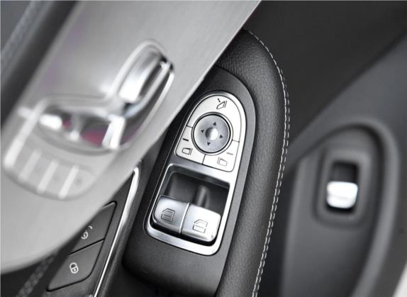 奔驰C级(进口) 2019款 C 260 4MATIC 轿跑车 车厢座椅   门窗控制