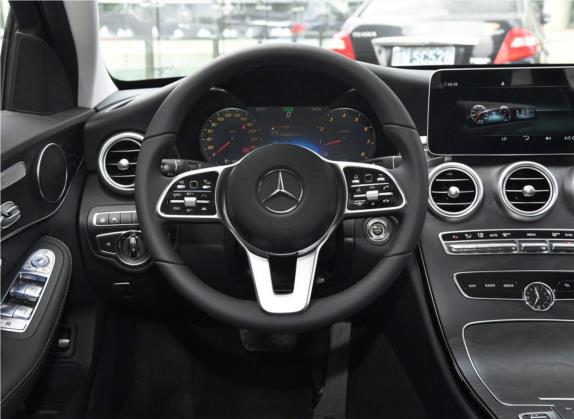 奔驰C级(进口) 2019款 C 260 4MATIC 旅行轿车 中控类   驾驶位