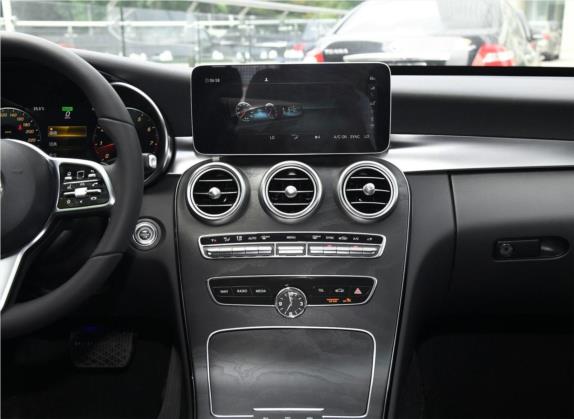 奔驰C级(进口) 2019款 C 260 4MATIC 旅行轿车 中控类   中控台