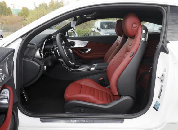 奔驰C级(进口) 2021款 C 200 轿跑车 车厢座椅   前排空间