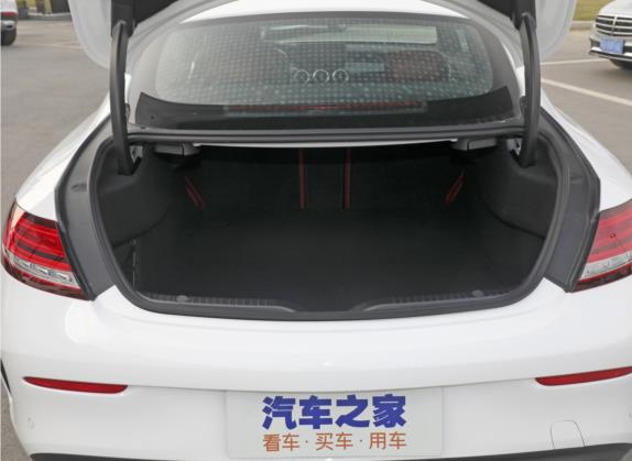 奔驰C级(进口) 2021款 C 200 轿跑车 车厢座椅   后备厢