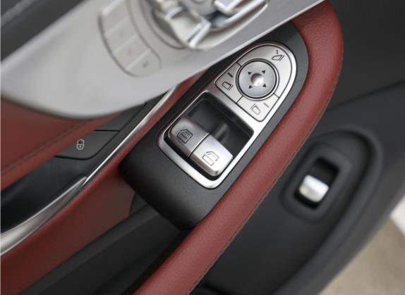 奔驰C级(进口) 2021款 C 200 轿跑车 车厢座椅   门窗控制