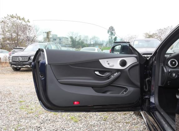 奔驰C级(进口) 2022款 改款 C 200 轿跑车 车厢座椅   前门板